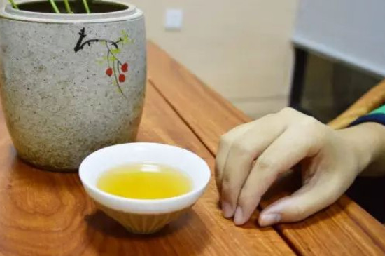 女人喝茶要行扣茶禮嗎，叩茶禮女士能用嗎？