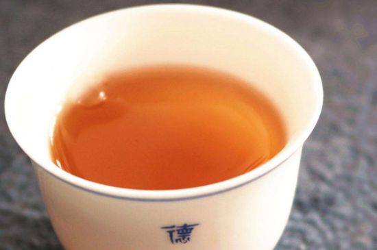 老茶和新茶哪個(gè)好，老茶好喝還是新茶好喝