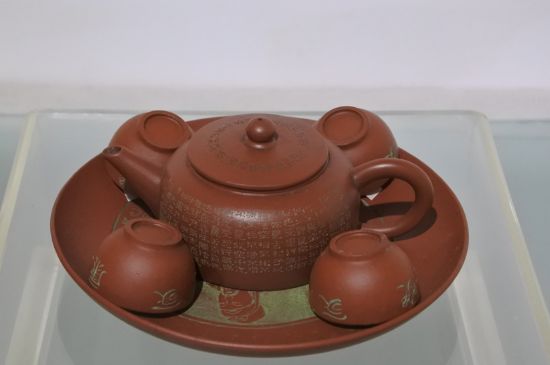 正宗紫砂壺多少錢一套，一套正宗<a href=http://m.syguzhi.com/chaju/zisha/ target=_blank class=infotextkey>宜興紫砂壺</a>什么價(jià)格