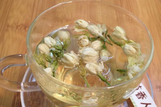 茉莉泡水禁忌，茉莉干花泡水的功效與禁忌