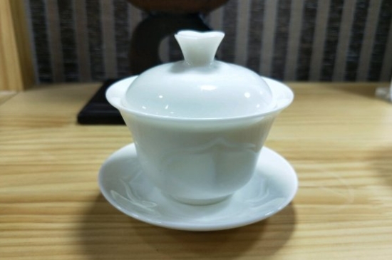 常見的七大材質(zhì)的茶具優(yōu)缺點，用什么材質(zhì)的茶具泡茶最好？