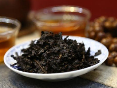 黑茶的功效與作用，長期喝黑茶有什么功效？